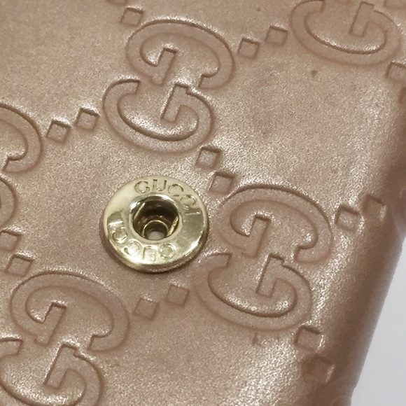 Gucci metallic dusty pink monogram embossed heart key case - Picture 5 of 12